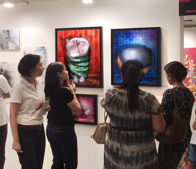 Exposition peintures foire internationale d'art contemporain à Singapour en Asie